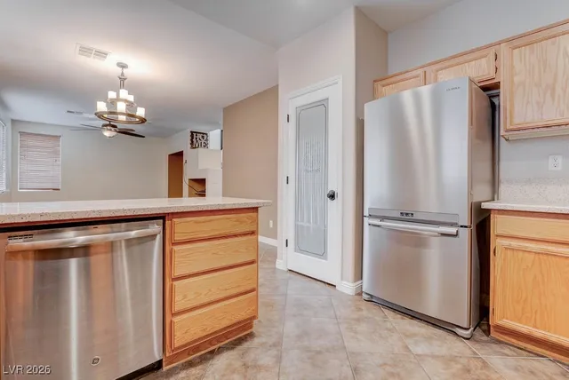 $2,000 | 1948 West Hammer Lane, North Las Vegas, NV 89031