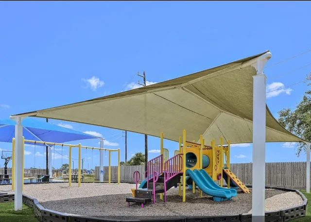 $344,900 | 23610 Zinfandel Drive, Alvin, TX 77511