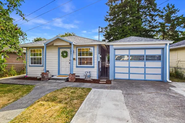 $329,000 | 221 South 15th Street, Fortuna, CA 95540