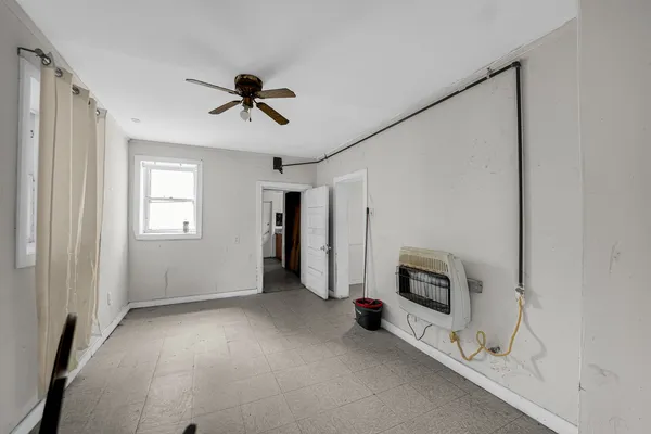 $125,000 | 852 North Harding Avenue, Chicago, IL 60651