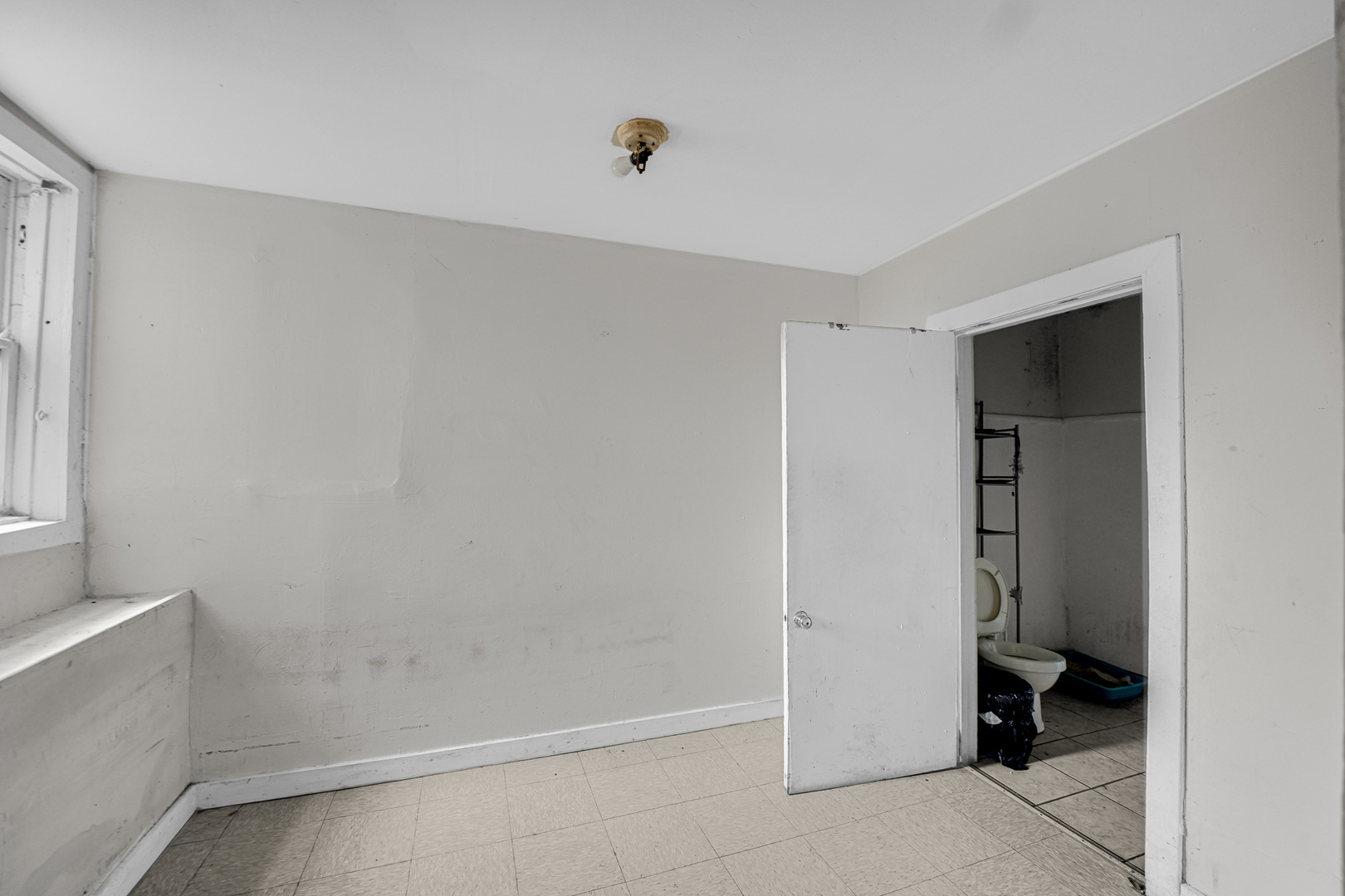 852 North Harding Avenue Chicago, IL 60651 - Photo 5 of 16