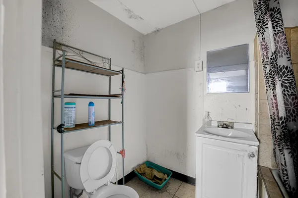 $125,000 | 852 North Harding Avenue, Chicago, IL 60651