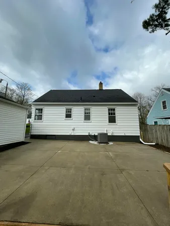 $165,000 | 136 Wiltshire Avenue, Battle Creek, MI 49015
