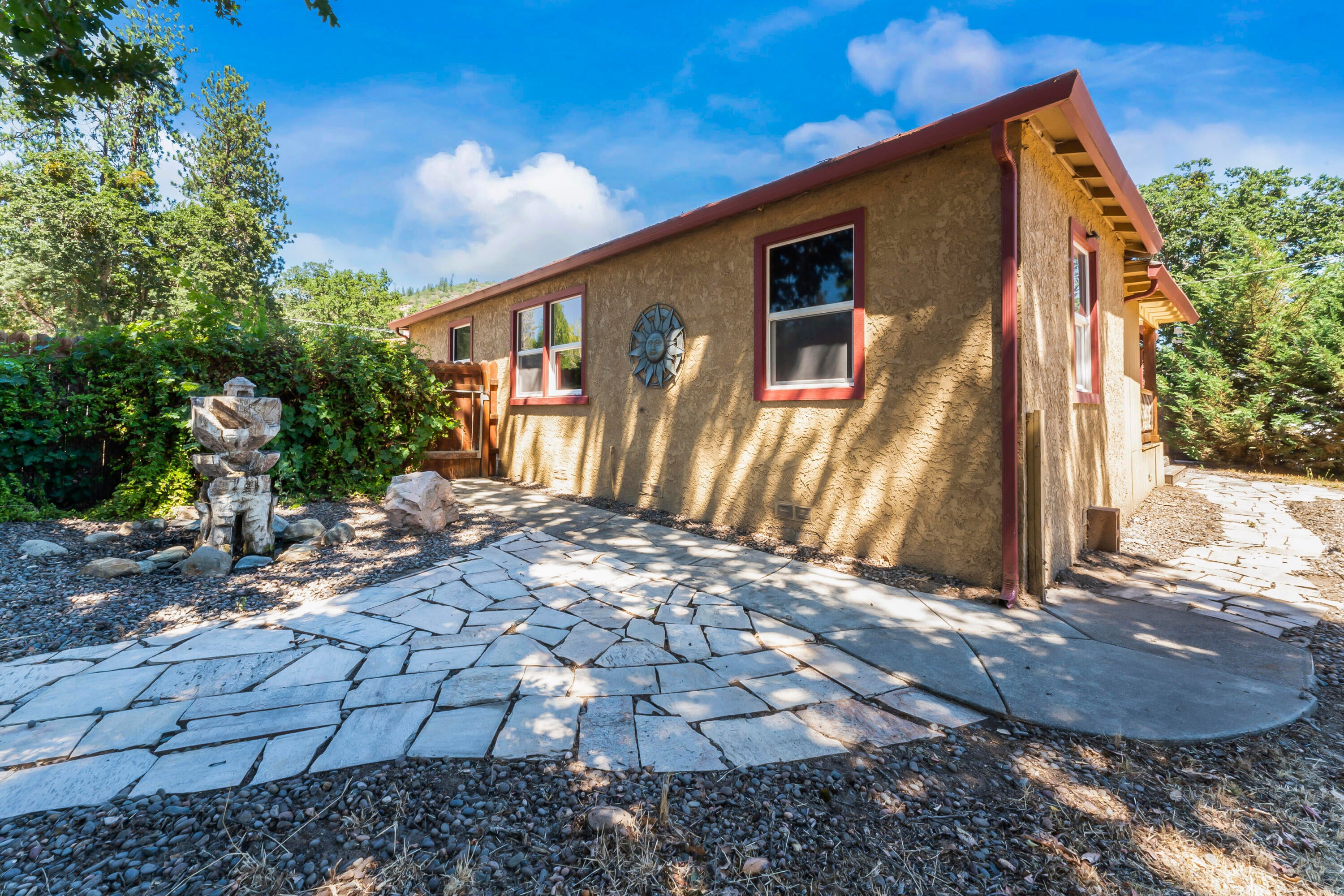 10431 Blackwell Road Central Point, OR 97502 - Photo 21 of 56 21 - Copy