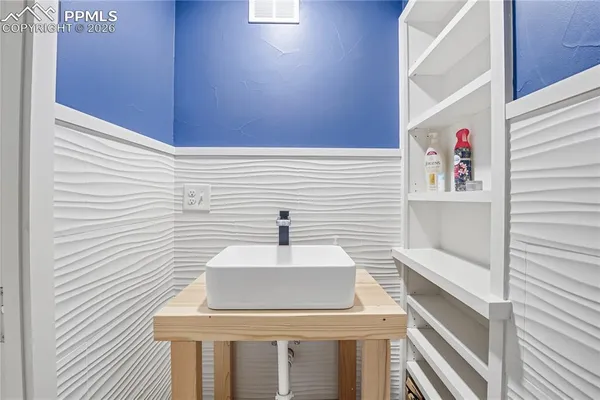 $1,289,999 | 1636 Lakemoor Drive, Florissant, CO 80816