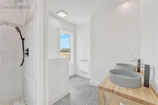 $1,289,999 | 1636 Lakemoor Drive, Florissant, CO 80816