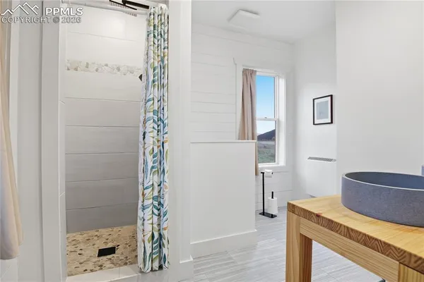 $1,289,999 | 1636 Lakemoor Drive, Florissant, CO 80816