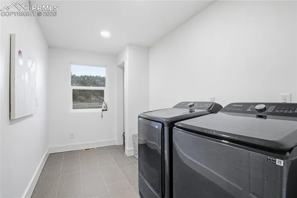 $1,289,999 | 1636 Lakemoor Drive, Florissant, CO 80816