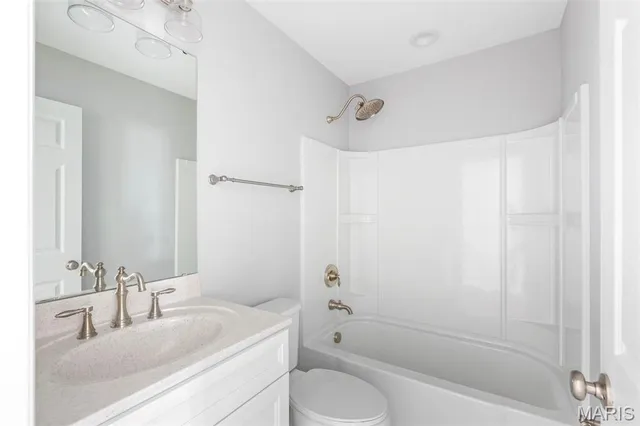 $339,900 | 2 Carolina At Grove, St. Louis, MO 63123