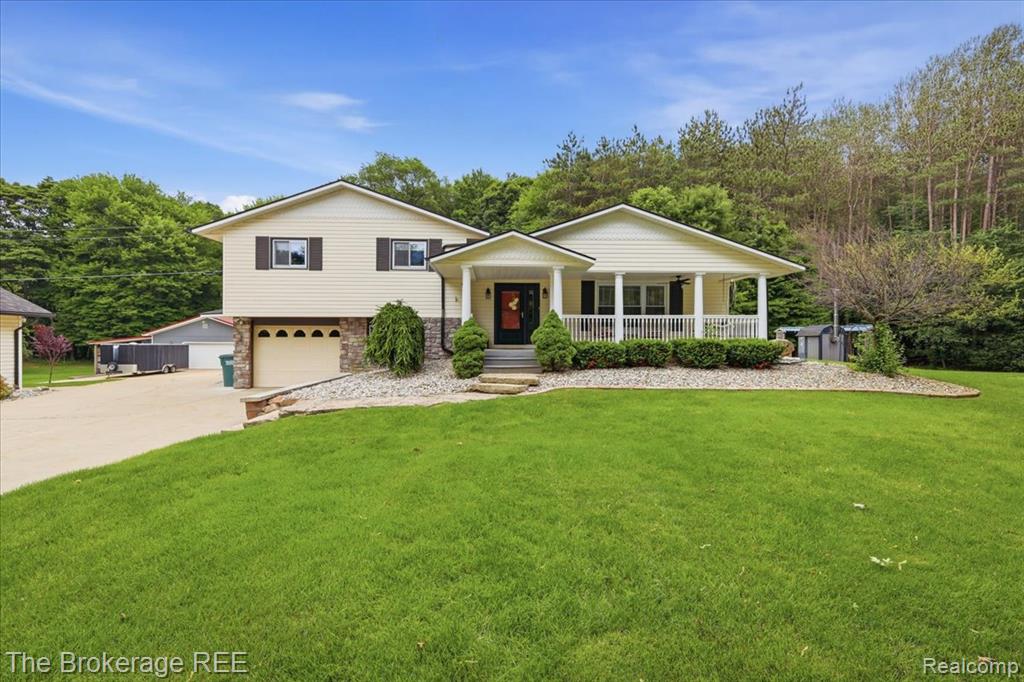 440 North Elm Grove Road Lapeer, MI 48446 - Photo 1 of 64 Gallery Image 1