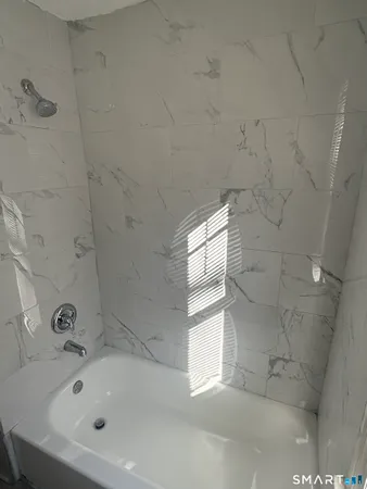 $1,850 | 197 Edgewood Street, Unit 1, Hartford, CT 06112