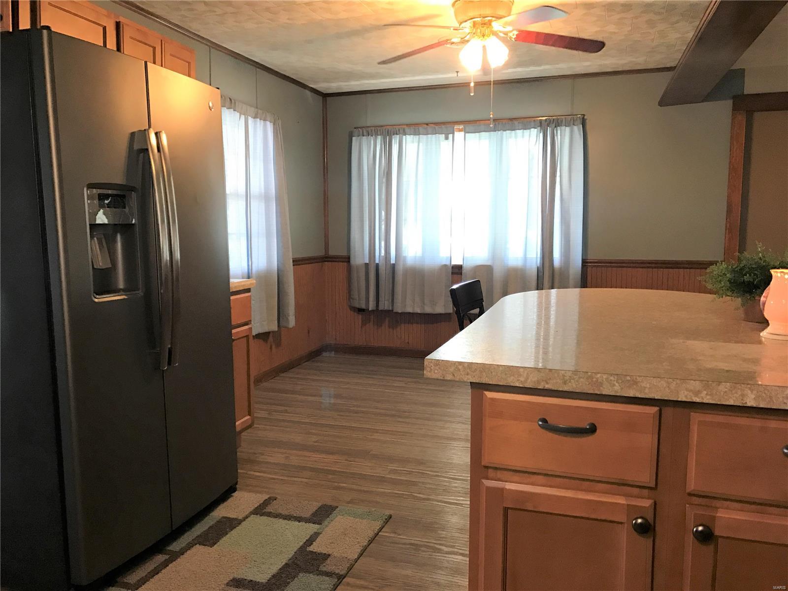 219 Bridge Street Fieldon, IL 62031 - Photo 3 of 31