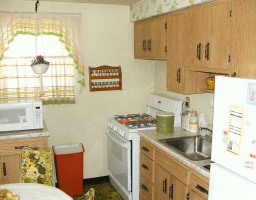 226 Prestley Road Bridgeville, PA 15017 - Photo 2 of 7 Kitchen.