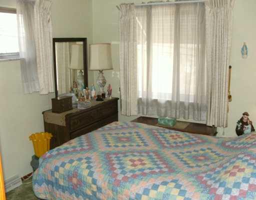 226 Prestley Road Bridgeville, PA 15017 - Photo 4 of 7 Master Bedroom.