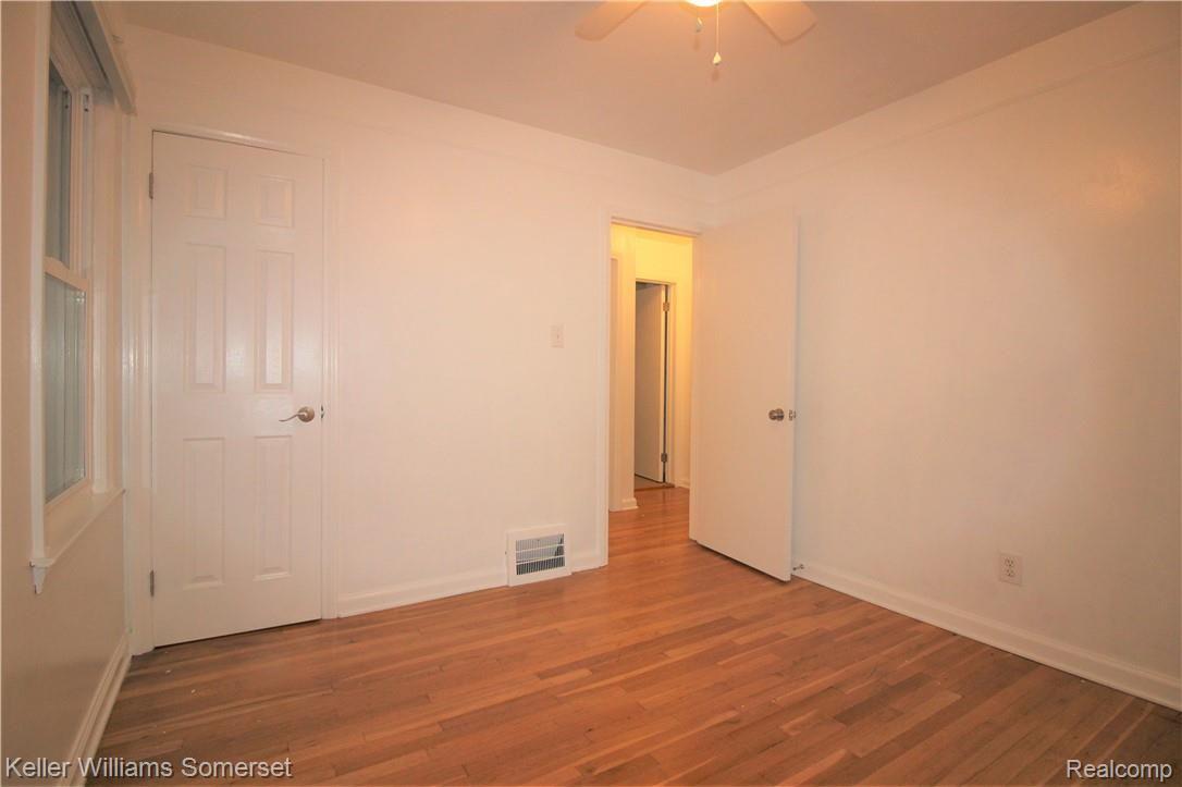 1574 Princeton Road Berkley, MI 48072 - Photo 12 of 27 IMG_0067.JPG