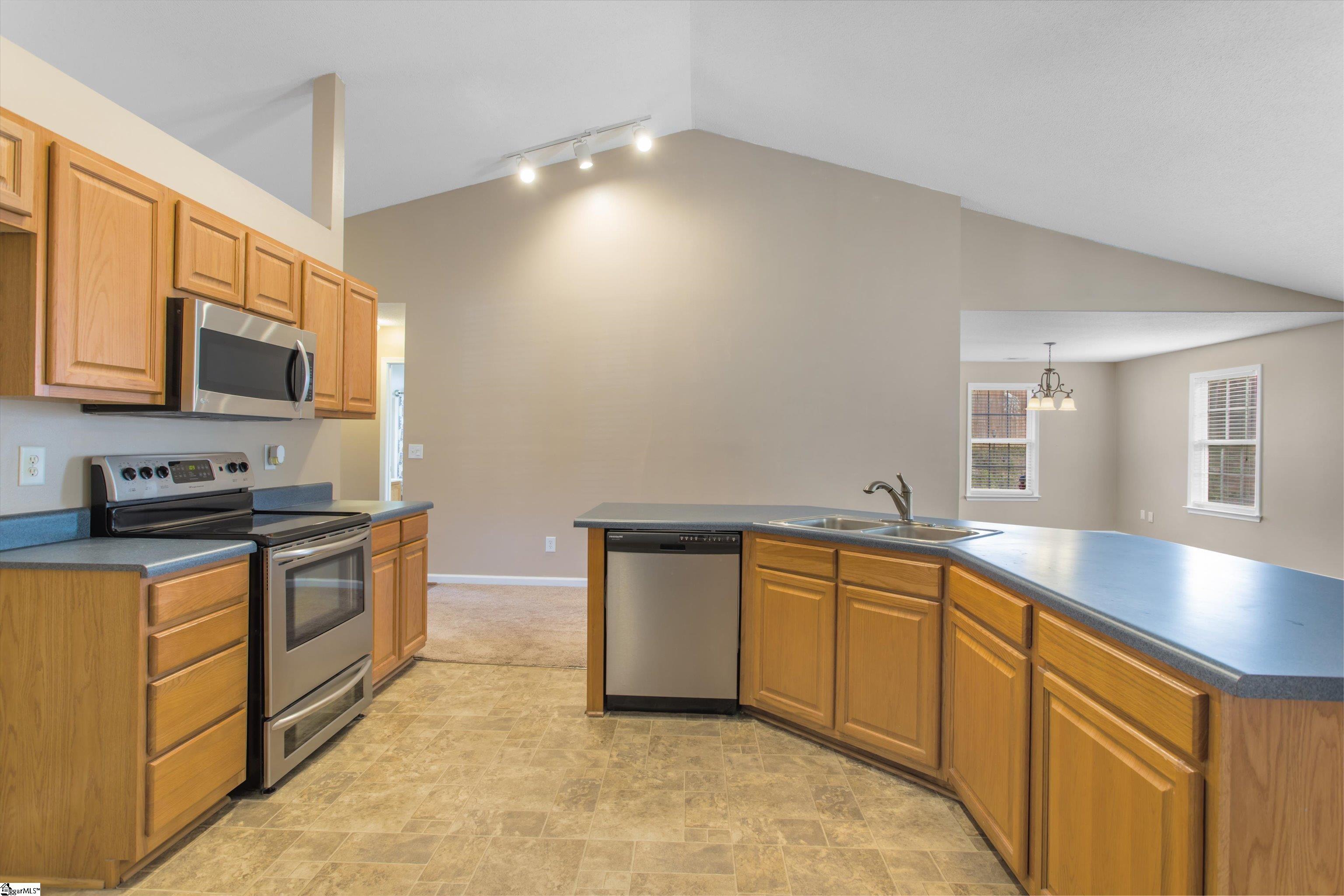209 Rivers Edge Drive Easley, SC 29642 - Photo 7 of 18 Gallery Image 7