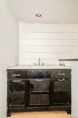 a close view of a stove