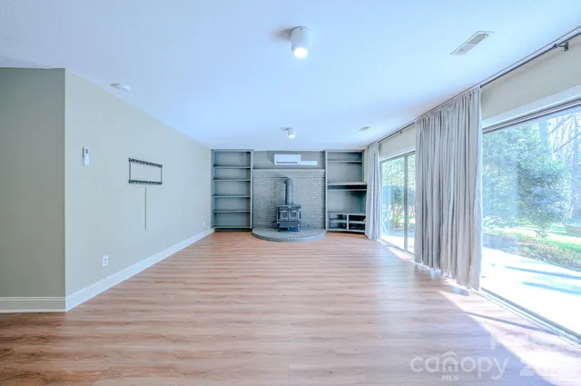 $615,000 | 138 Woodhaven Drive, Hendersonville, NC 28739