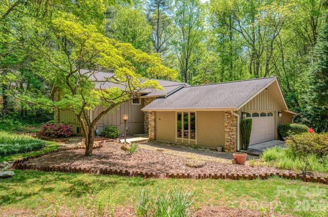 $615,000 | 138 Woodhaven Drive, Hendersonville, NC 28739