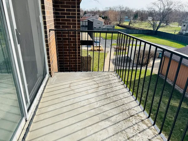$1,700 | 5S070 Pebblewood Lane, Unit F11, Naperville, IL 60563