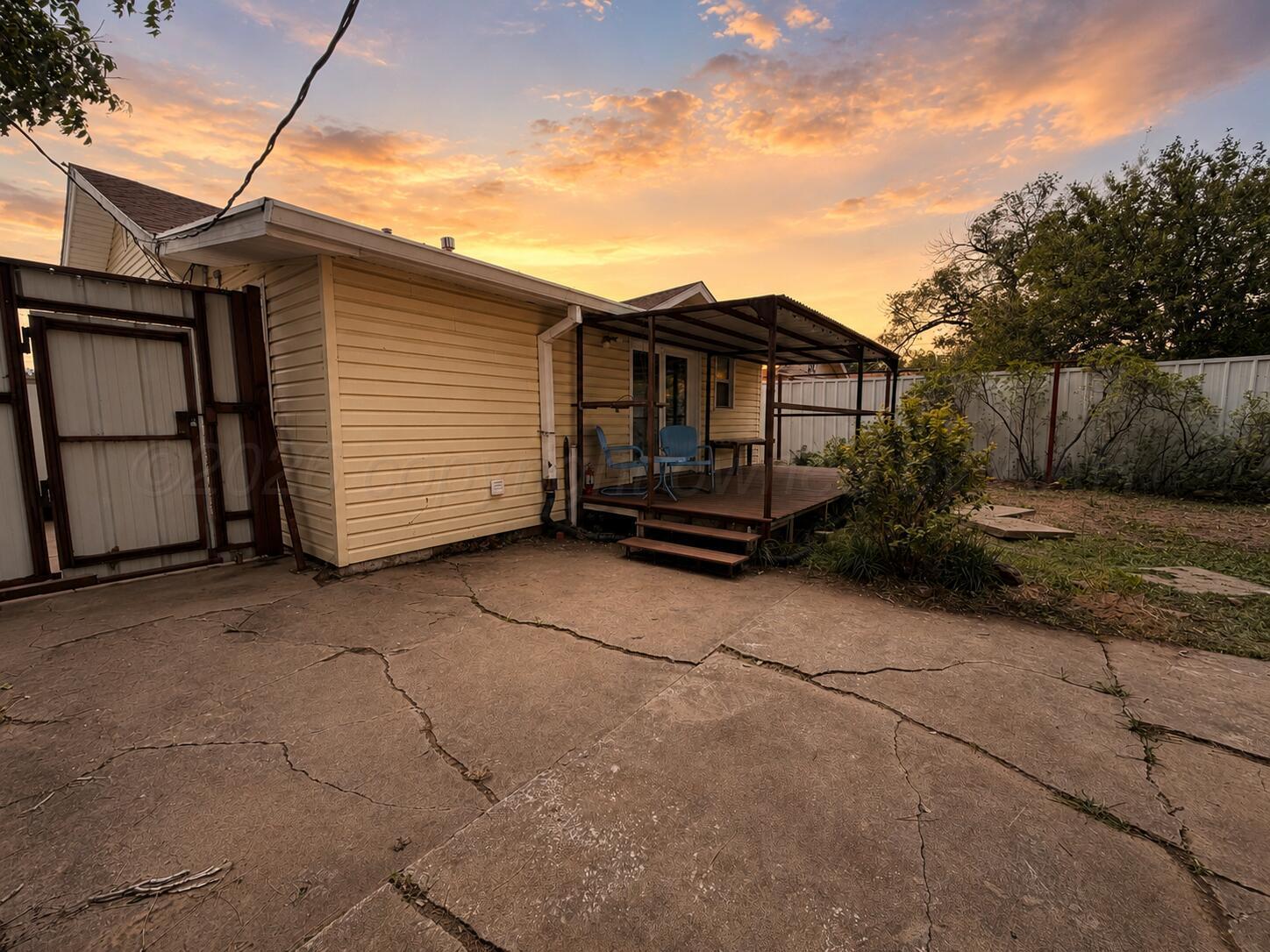 606 South Prospect Street Amarillo, TX 79106 - Photo 2 of 22 a view of a car park in front of house