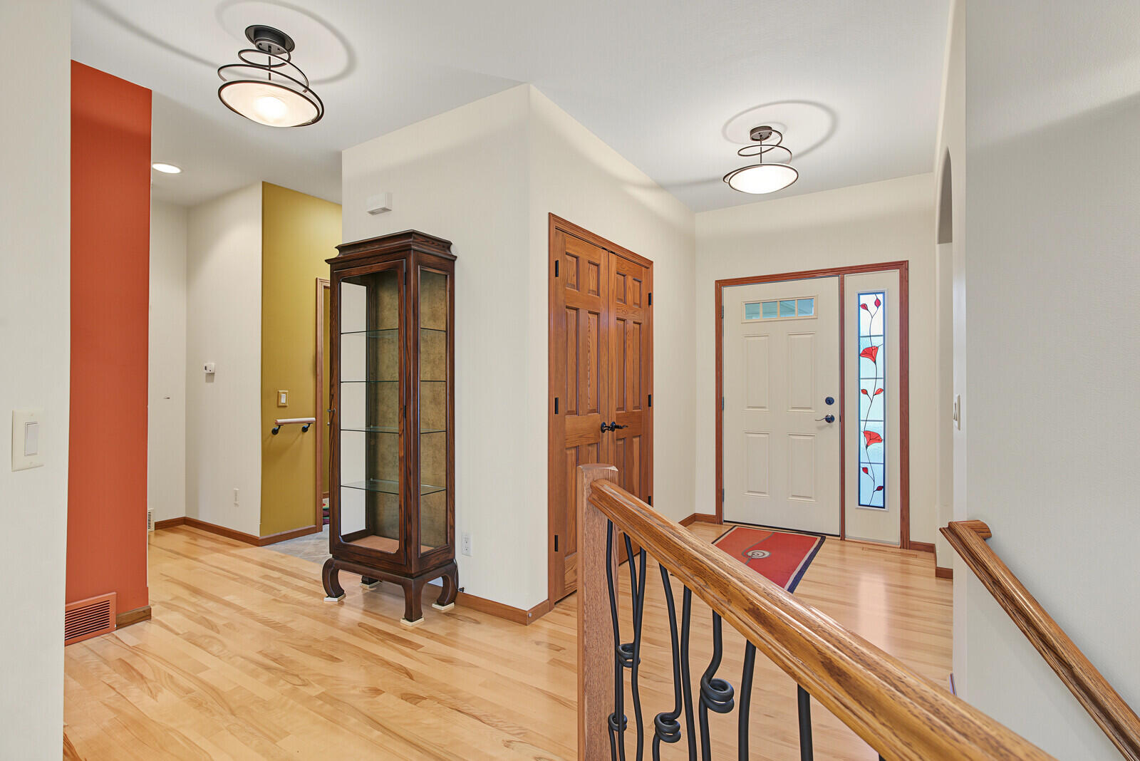 424 French Road Onalaska, WI 54650 - Photo 11 of 50 13_424FrenchRd_Entry2_mls