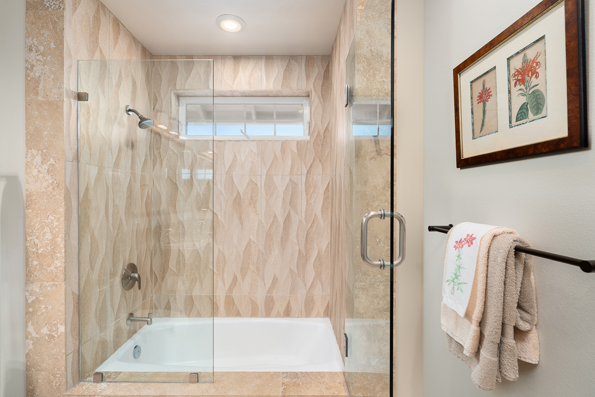 65-1288 Hoku Road Kamuela, HI 96743 - Photo 21 of 29 a bathroom with a shower and a bath tub