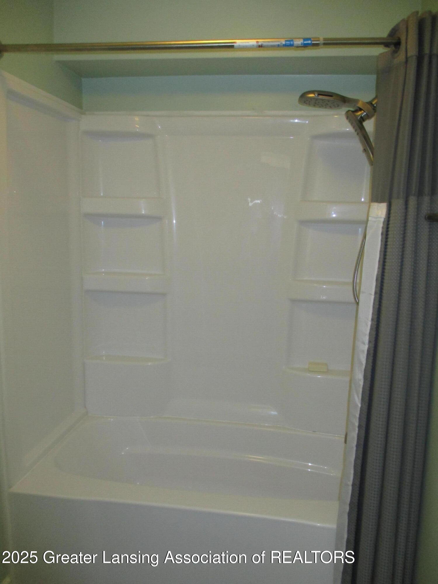 1243 Flanders Road Charlotte, MI 48813 - Photo 14 of 34 IMG_1626