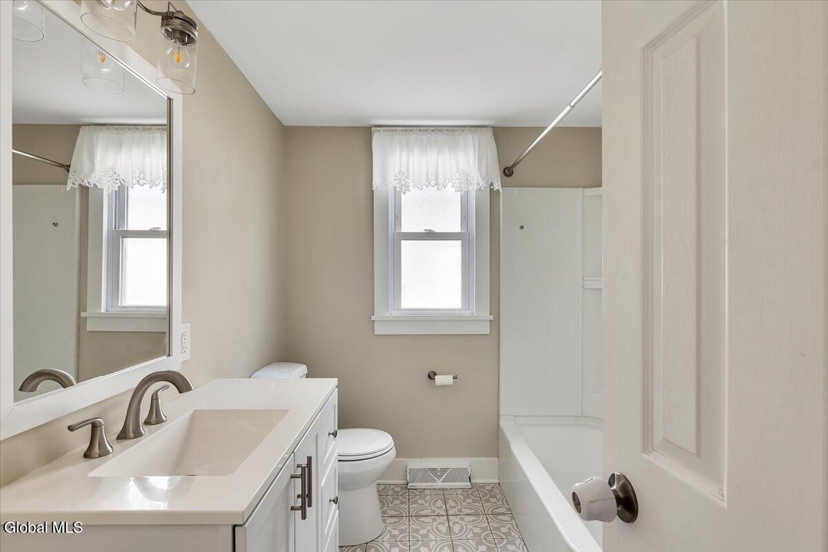 1206 Trinity Avenue Rotterdam, NY 12306 - Photo 15 of 33 14-P1608137