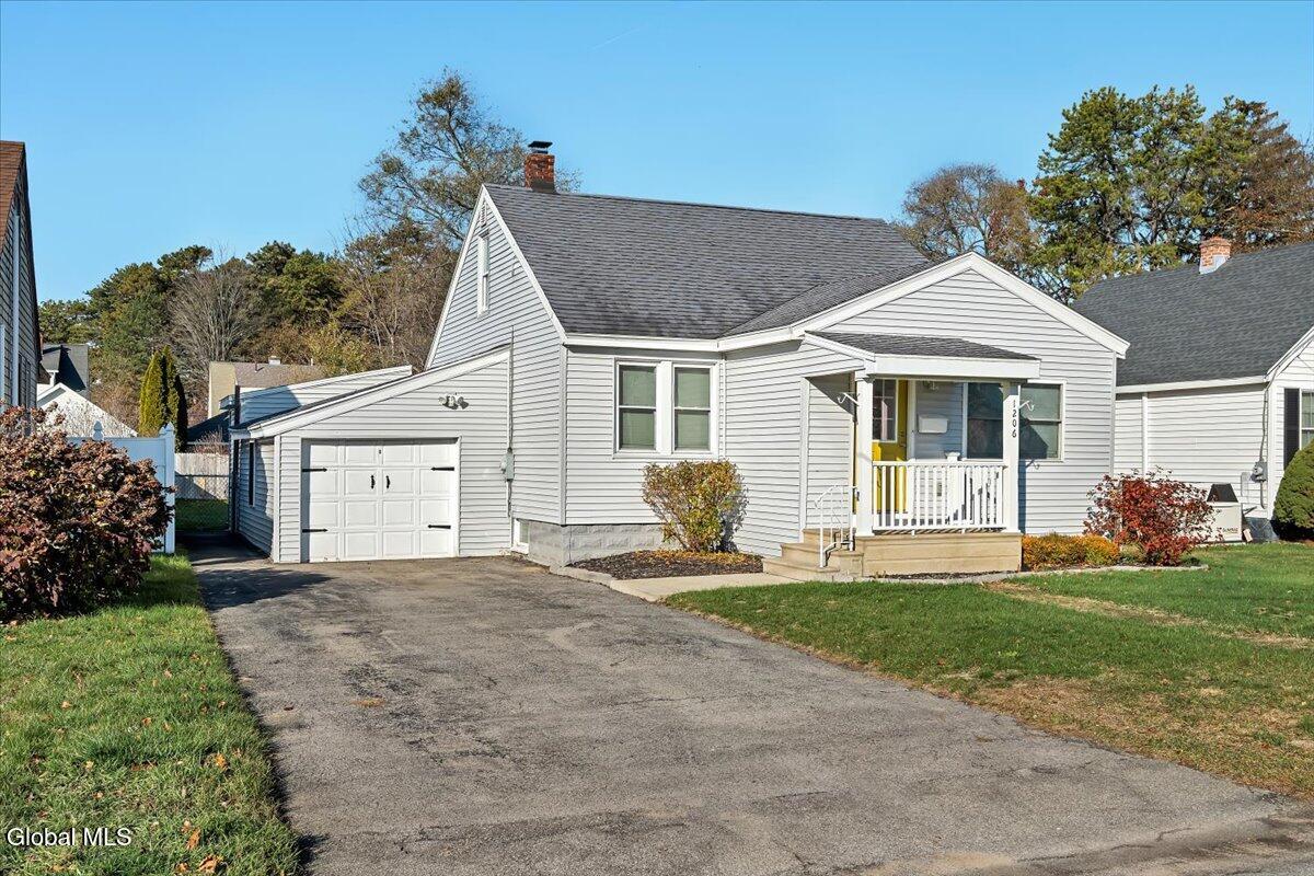 1206 Trinity Avenue Rotterdam, NY 12306 - Photo 2 of 33 26-P1608030