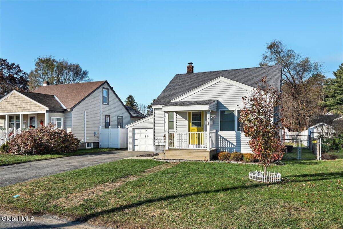 1206 Trinity Avenue Rotterdam, NY 12306 - Photo 3 of 33 27-P1608040