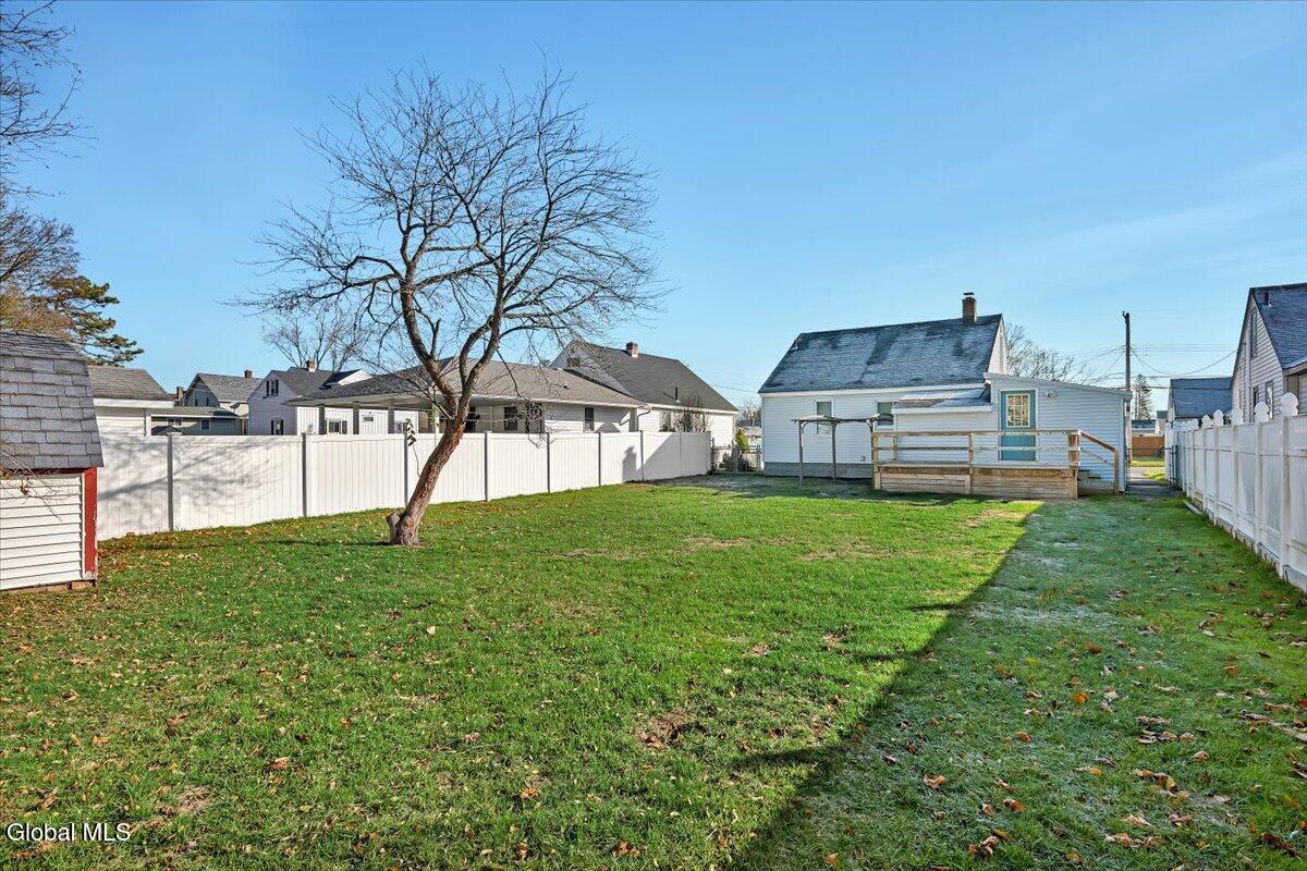 1206 Trinity Avenue Rotterdam, NY 12306 - Photo 32 of 33 29-P1608050