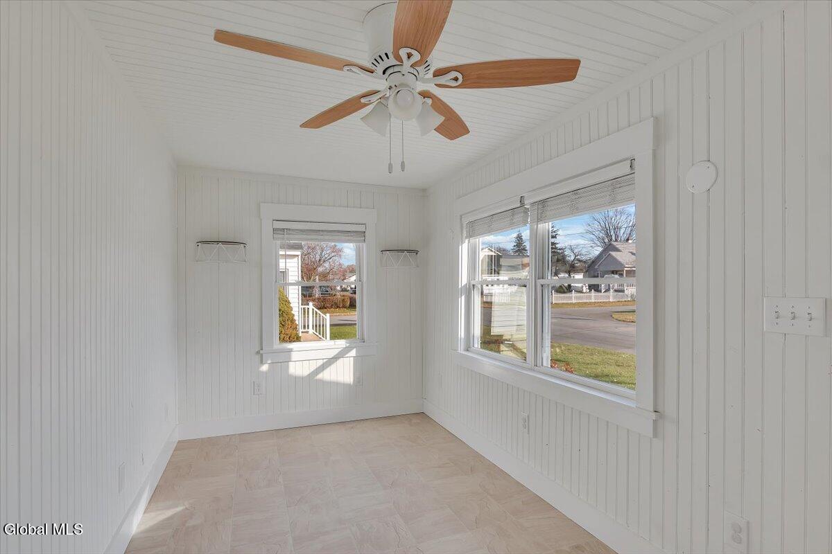 1206 Trinity Avenue Rotterdam, NY 12306 - Photo 4 of 33 02-P1608071