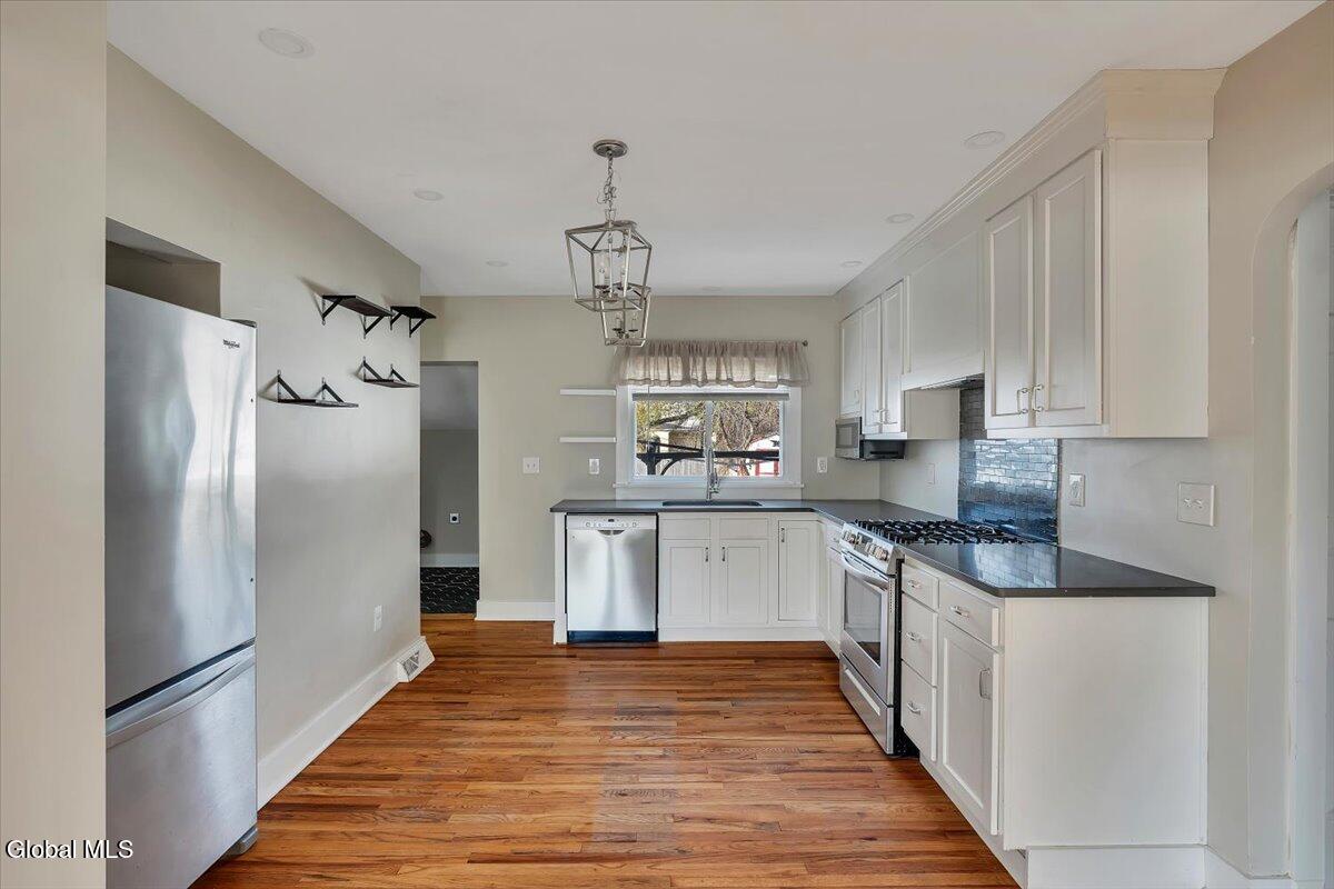 1206 Trinity Avenue Rotterdam, NY 12306 - Photo 10 of 33 08-P1608108