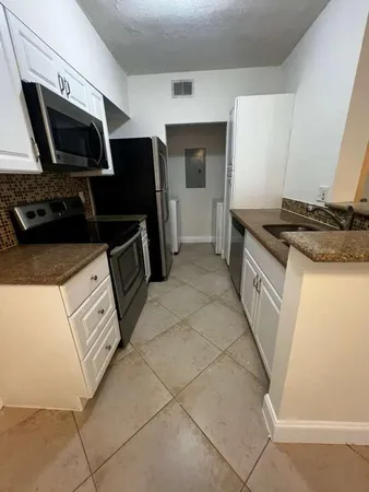 $2,000 | 10354 Fox Trail Road South, Unit 1501, West Palm Beach, FL 33411