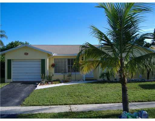 22830 Southwest 65th Way Boca Raton, FL 33428 - Photo 21 of 25 Exterior Front
