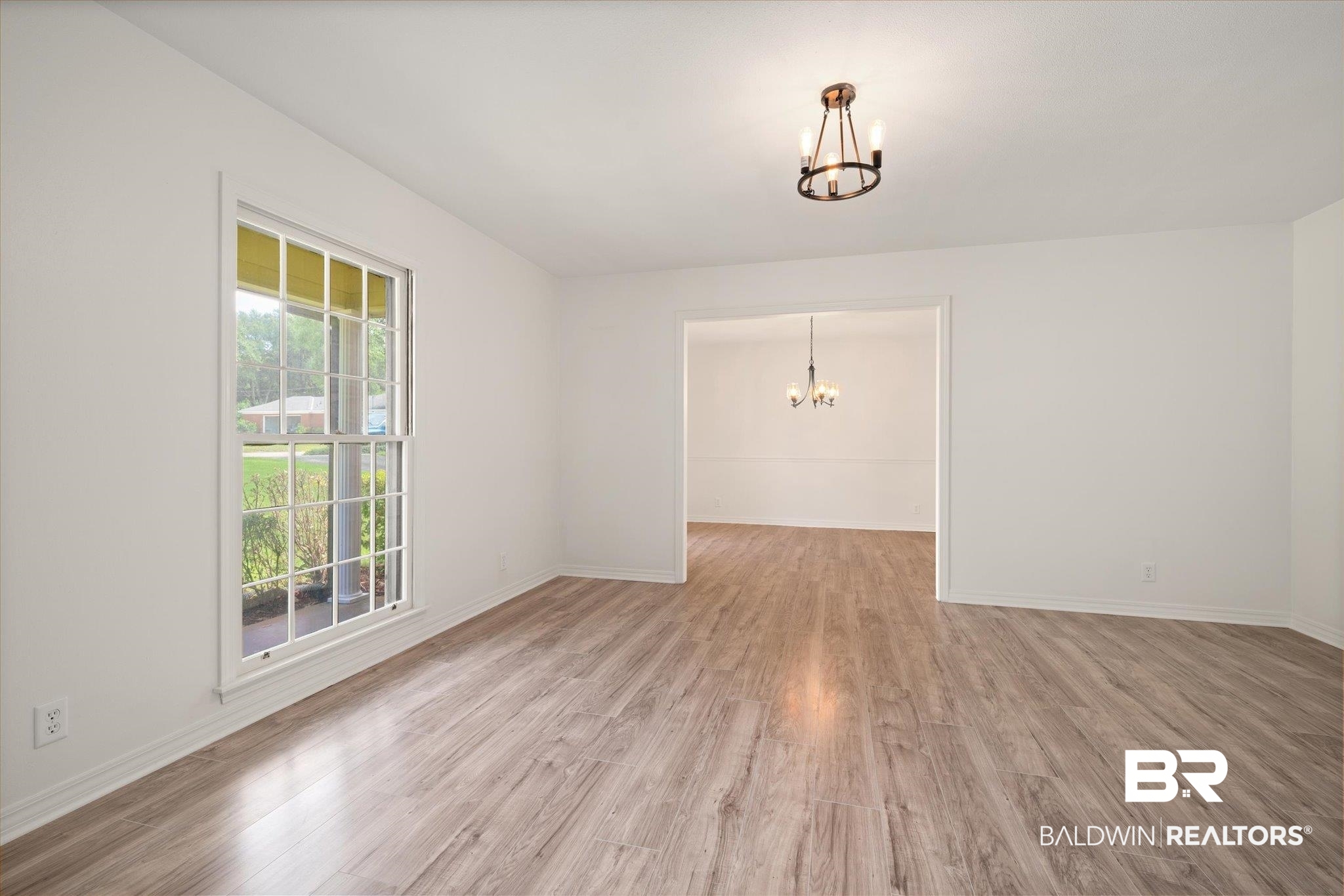 4817 Janice Drive Mobile, AL 36618 - Photo 2 of 20