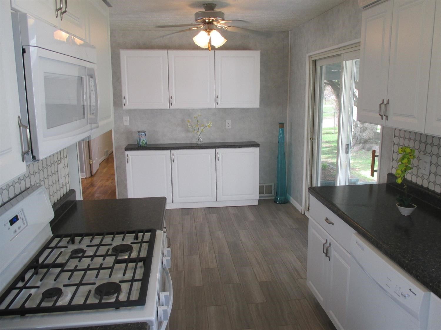 807 Tyler Road Ypsilanti, MI 48198 - Photo 9 of 10 Photo 9