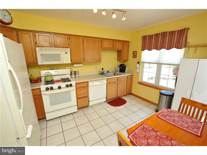 9 Phoenix Road Marlton, NJ 08053 - Photo 7 of 19 Kitchen