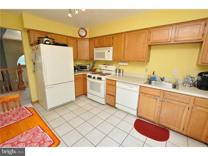 9 Phoenix Road Marlton, NJ 08053 - Photo 8 of 19 Kitchen