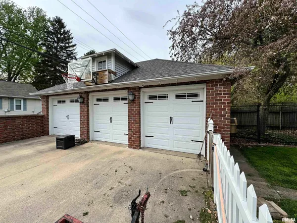 $269,900 | 632 South Lafayette Street, Macomb, IL 61455