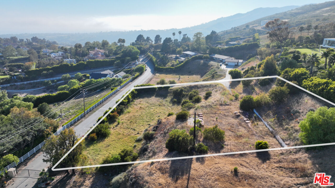 5923 Cavalleri Road Malibu, CA 90265 - Photo 3 of 5