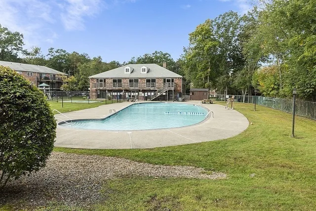 $339,999 | 19 Fernview Avenue, Unit 6, North Andover, MA 01845