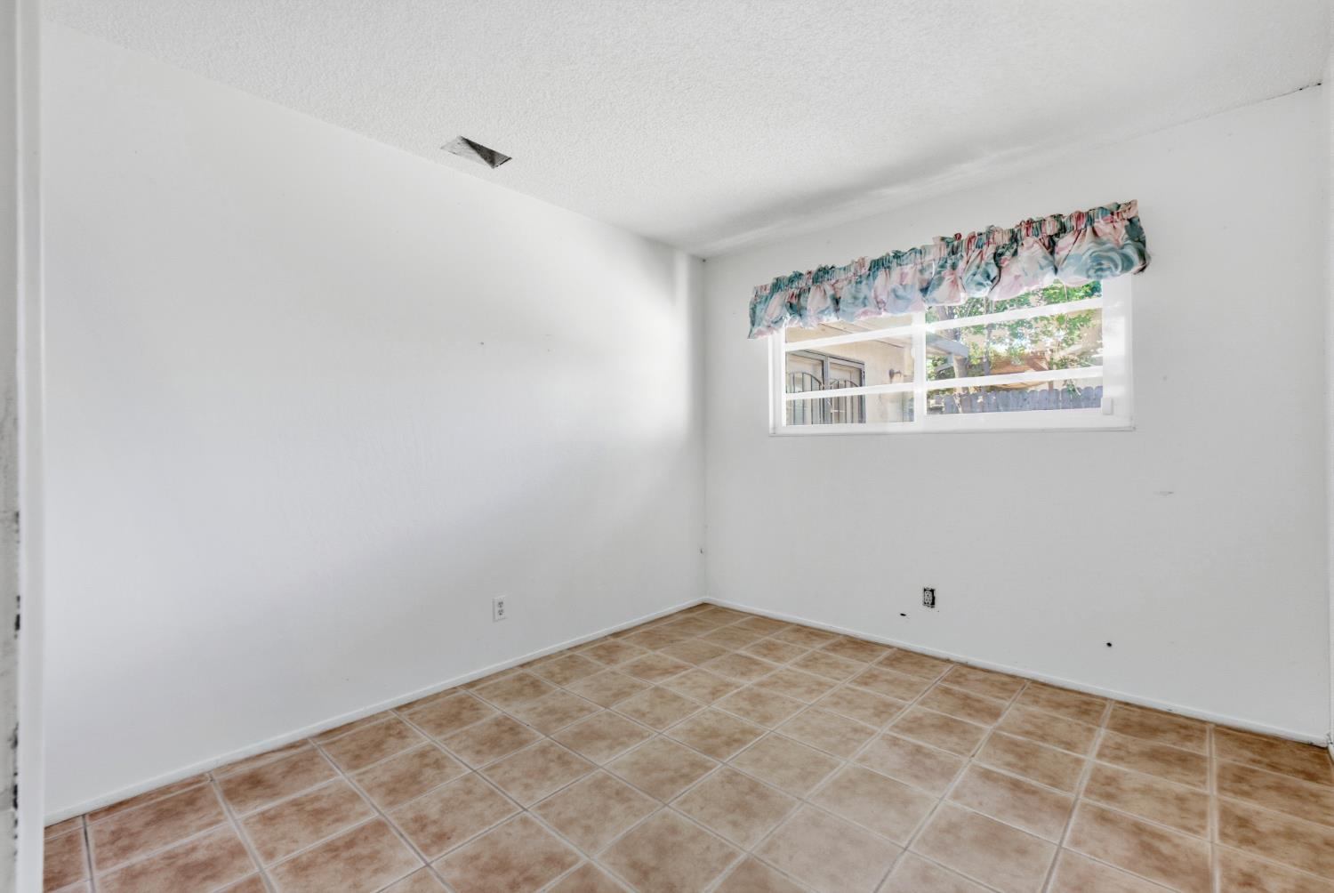 432 Gibson Road Woodland, CA 95695 - Photo 11 of 17