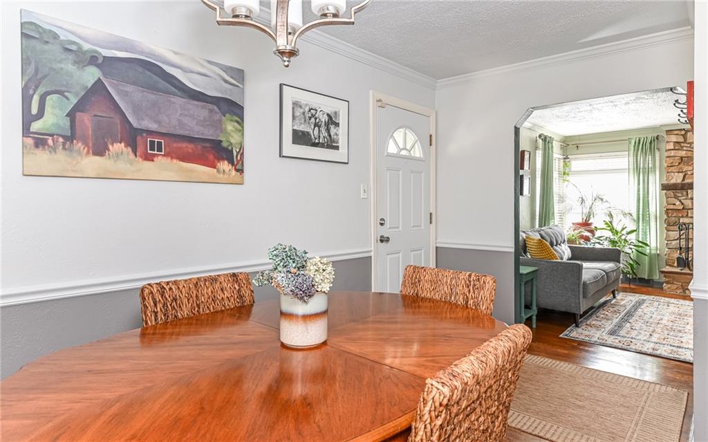 160 Siebert Road Pittsburgh, PA 15237 - Photo 8 of 31 a living room with furniture and wooden floor