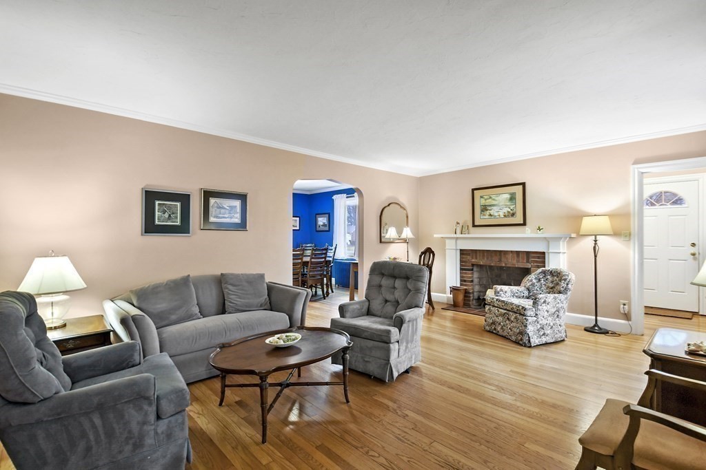 25 Kenilworth Road Shrewsbury, MA 01545 - Photo 8 of 33 Gallery Image 8