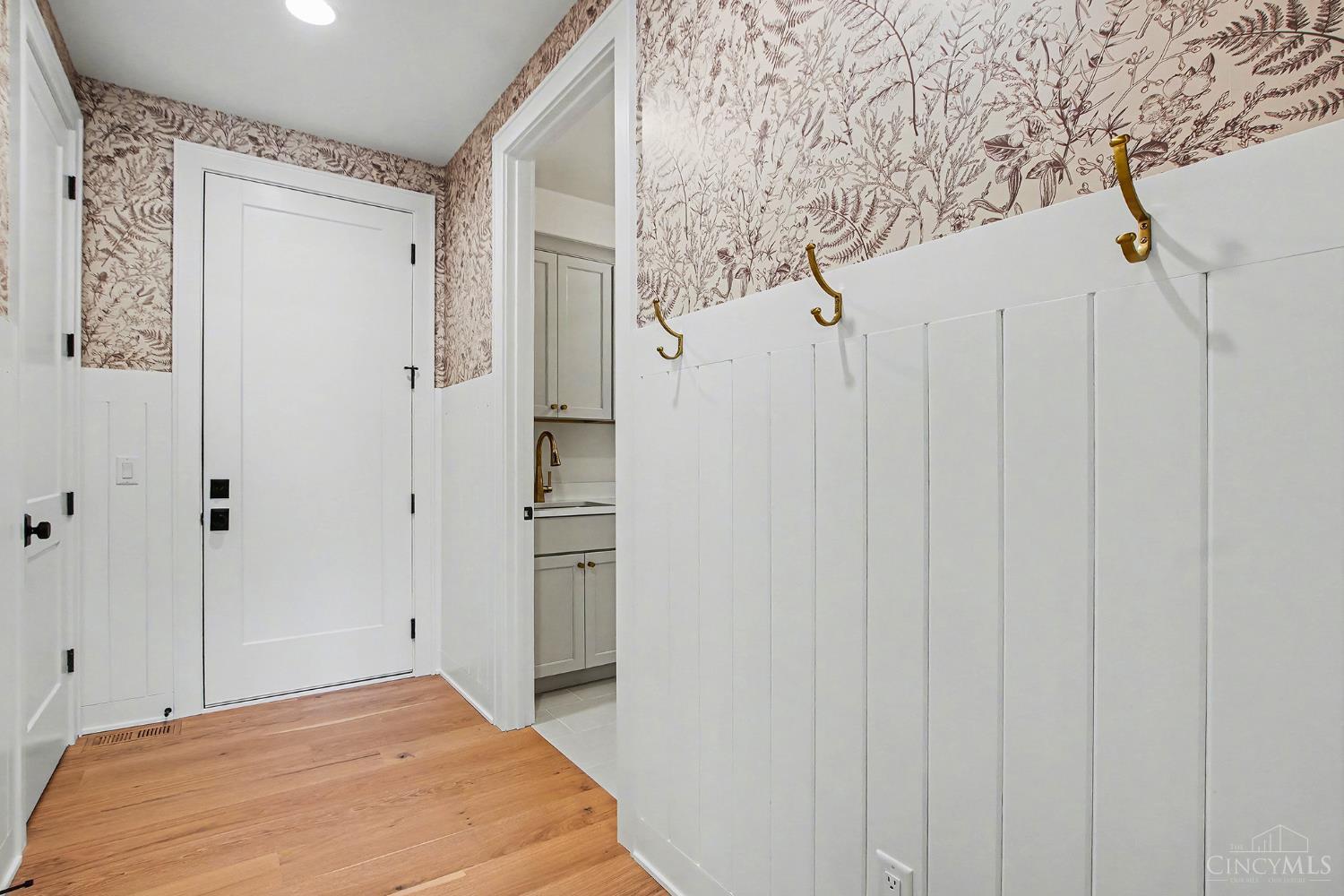 6956 Shadow Ridge Road Cincinnati, OH 45230 - Photo 23 of 37 Mudroom