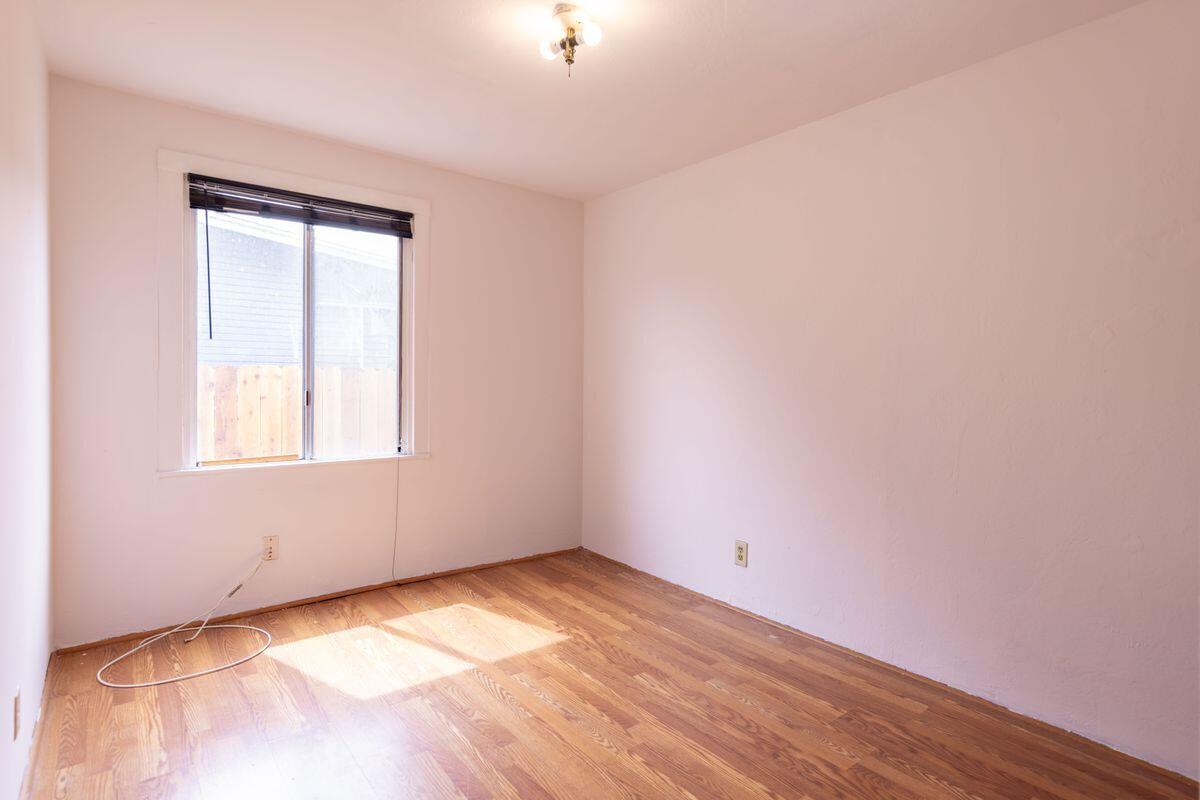 718 Cook Avenue Santa Barbara, CA 93101 - Photo 11 of 21 photo_offline_020