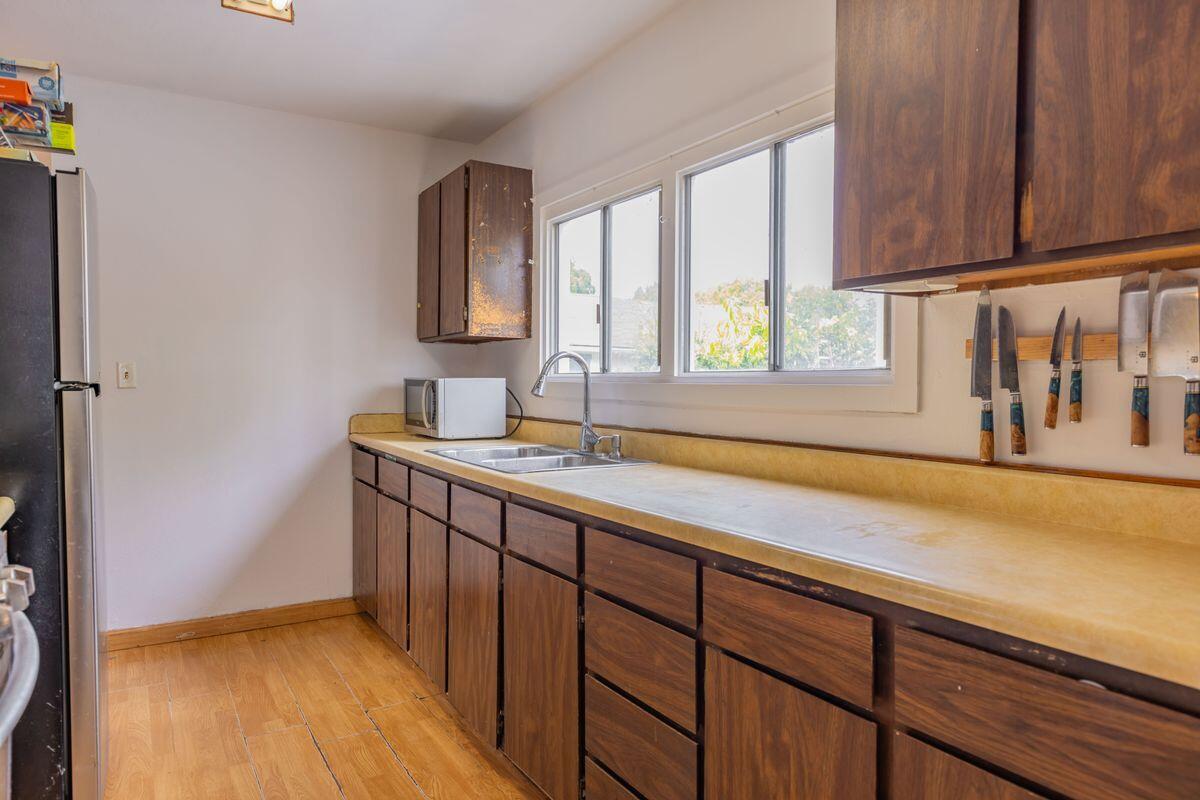 718 Cook Avenue Santa Barbara, CA 93101 - Photo 7 of 21 photo_offline_016