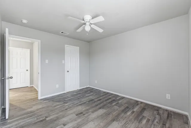 a view of a yard in front of house